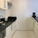 1103- Apartamento 1 Quarto, todo decorado e completo com utensilios. Ótima localização no Bigorrilho